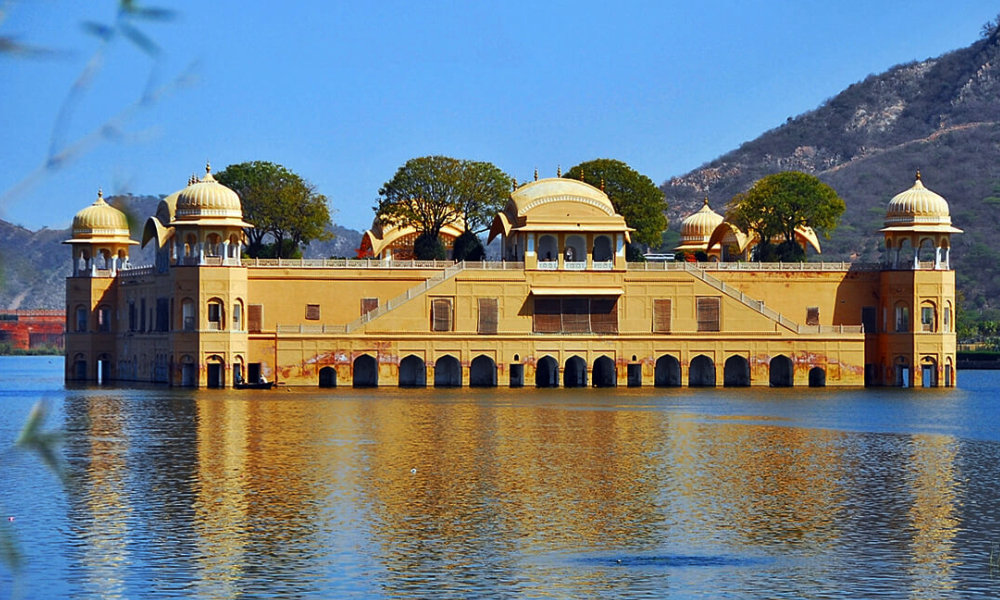 1 Day Delhi to Jaipur Tour by AC Volvo Bus (24 hours)