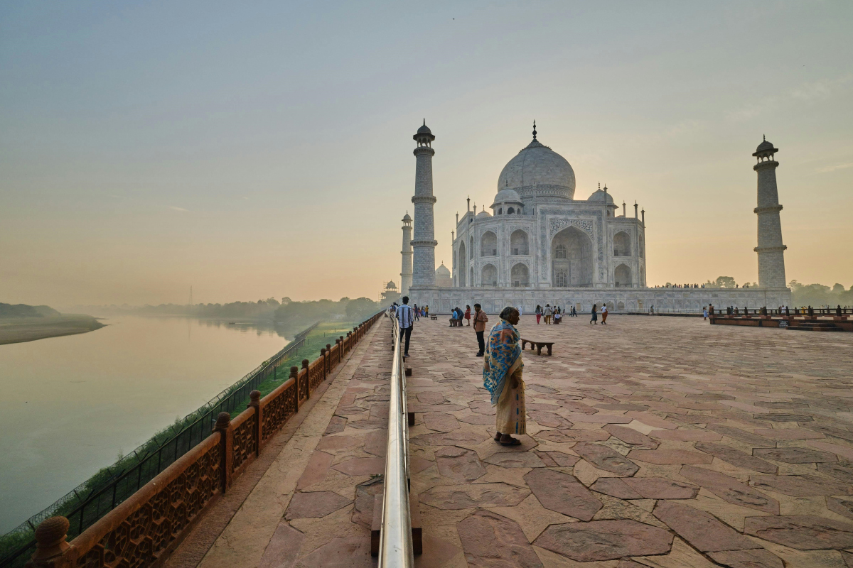 1 Day Taj Mahal Agra Fort & Fatehpur Sikri by Train