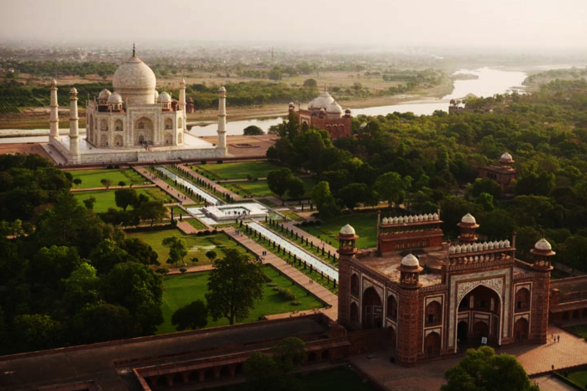 1 Day Taj Mahal Agra Fort & Fatehpur Sikri by Train