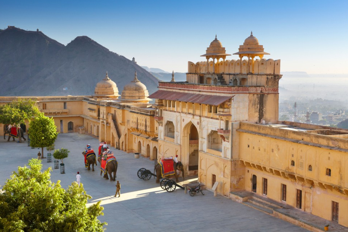 1 Night 2 Days Jaipur Tour by AC Train ( Hotel included)